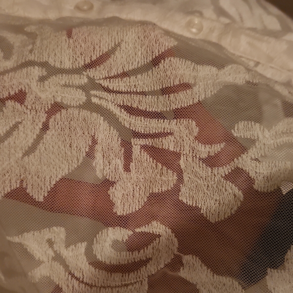 3 for 15 Bundle Chicos 0P sheer Lace Floral button up white - Picture 5 of 8